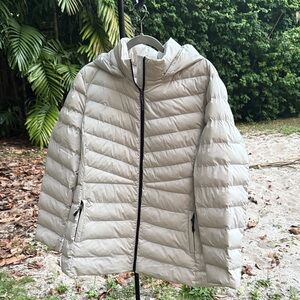 32 Degrees Women's Puffer Jacket in Light Gray BNNU